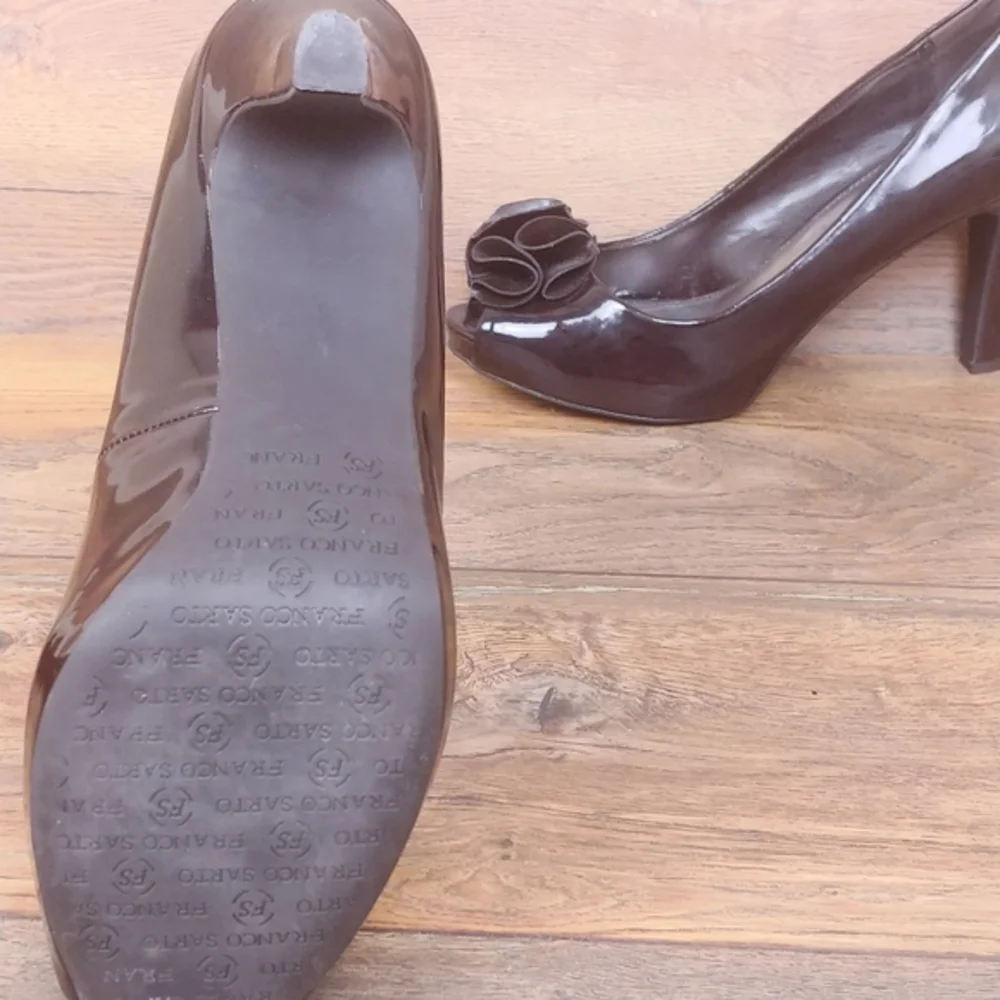 Franco Sarto Brown Patent Leather Heels with Rosette Detail - Picture 7 of 8